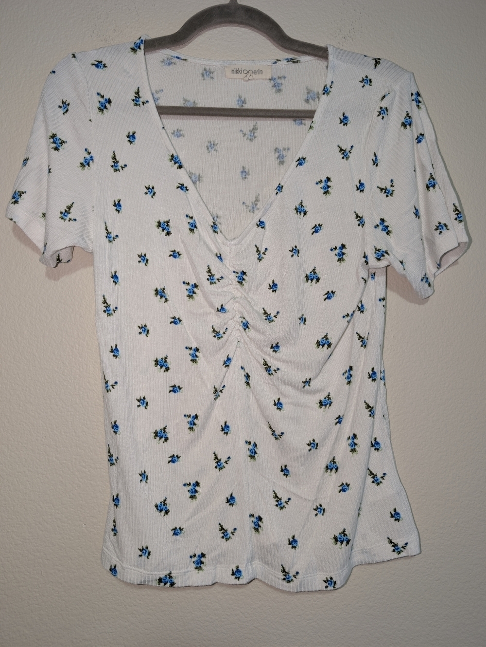 Nikki&Erin Spring Floral Ribbed Scrunched Front Top Size Medium
